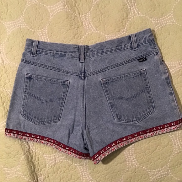SQZ Jeans denim shorts with butterfly theme - Picture 3 of 4